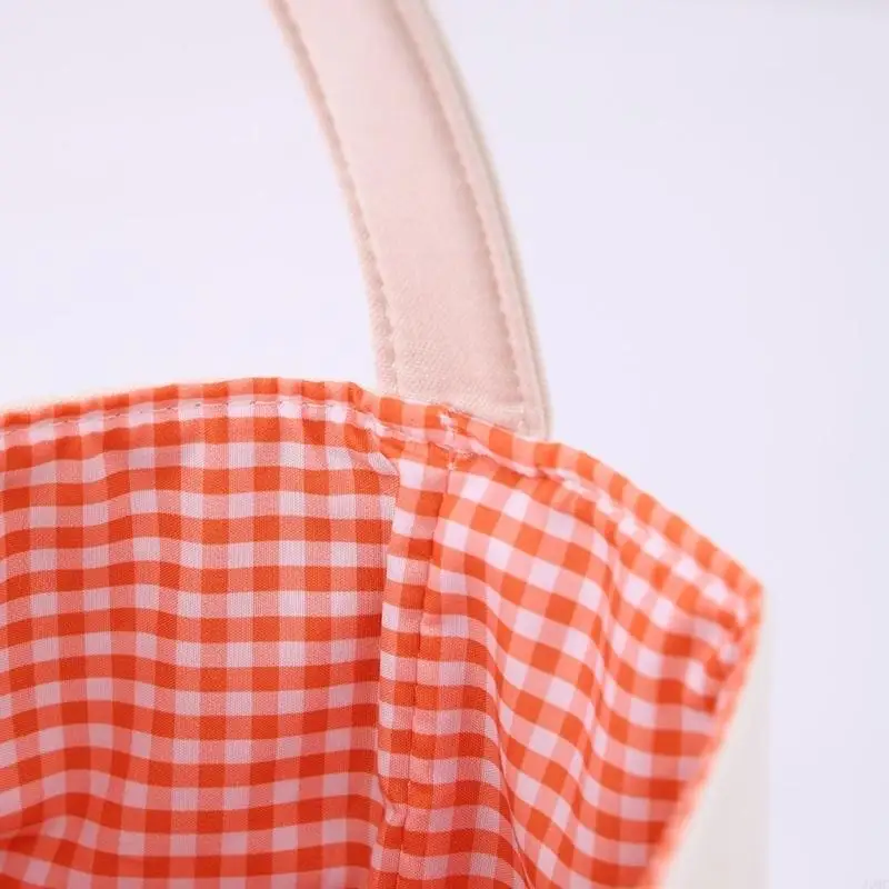 Seasonal Candy Bucket with Handle, Soft Polyester Treat Holder and Applique Detail for Candy Collection and Display J0MC