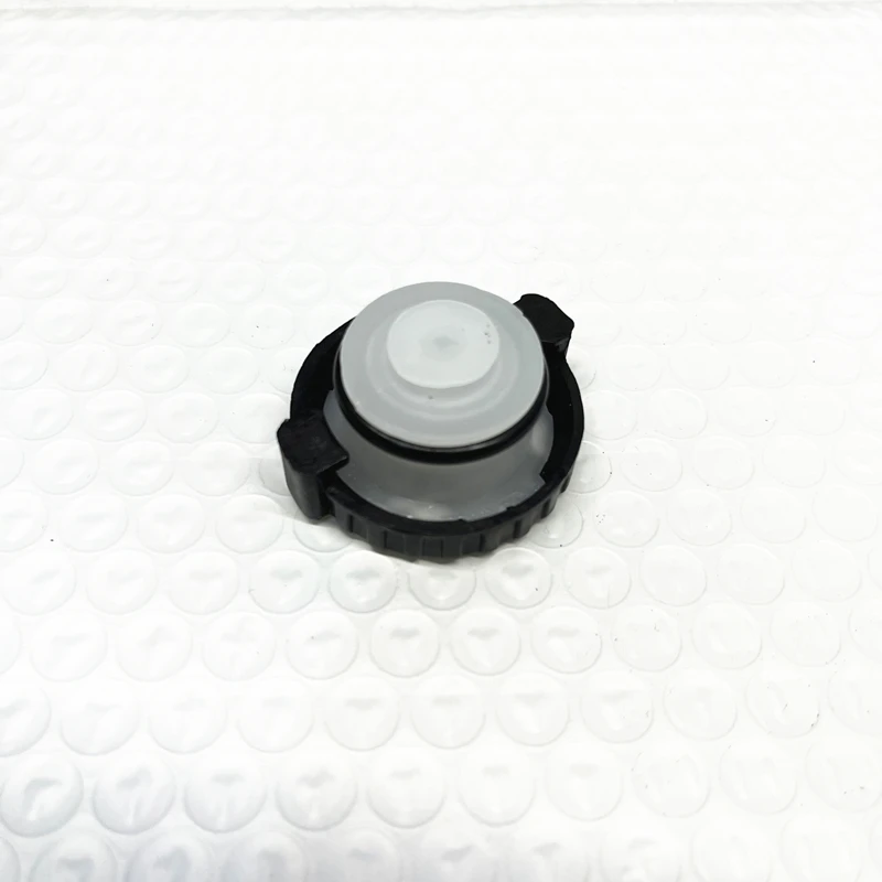 For TIIDA LIVINA TEANA ALTIMA SUNNY MARCH X-TRAIL QASHQAI Brake Oil Tank Cover Brake Master Cylinder Cover Original