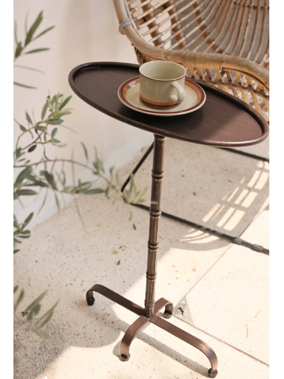 

Antique Side Table Corner Table Vintage Metal Design Art Oval Narrow Space Suitable Compact Small Iron Tea Table