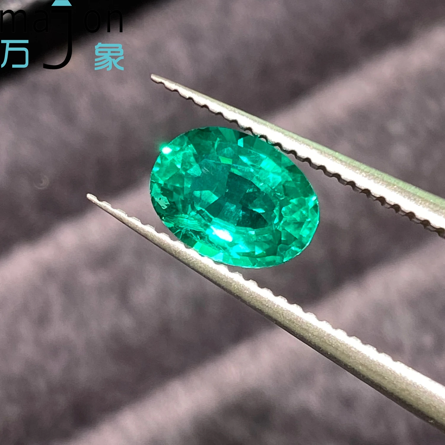1.24CT شكل بيضاوي مختبر نمت الزمرد أحجار كريمة مفكوكة الاصطناعية كولومبيا حجر الزمرد مع شهادة AGL للمجوهرات