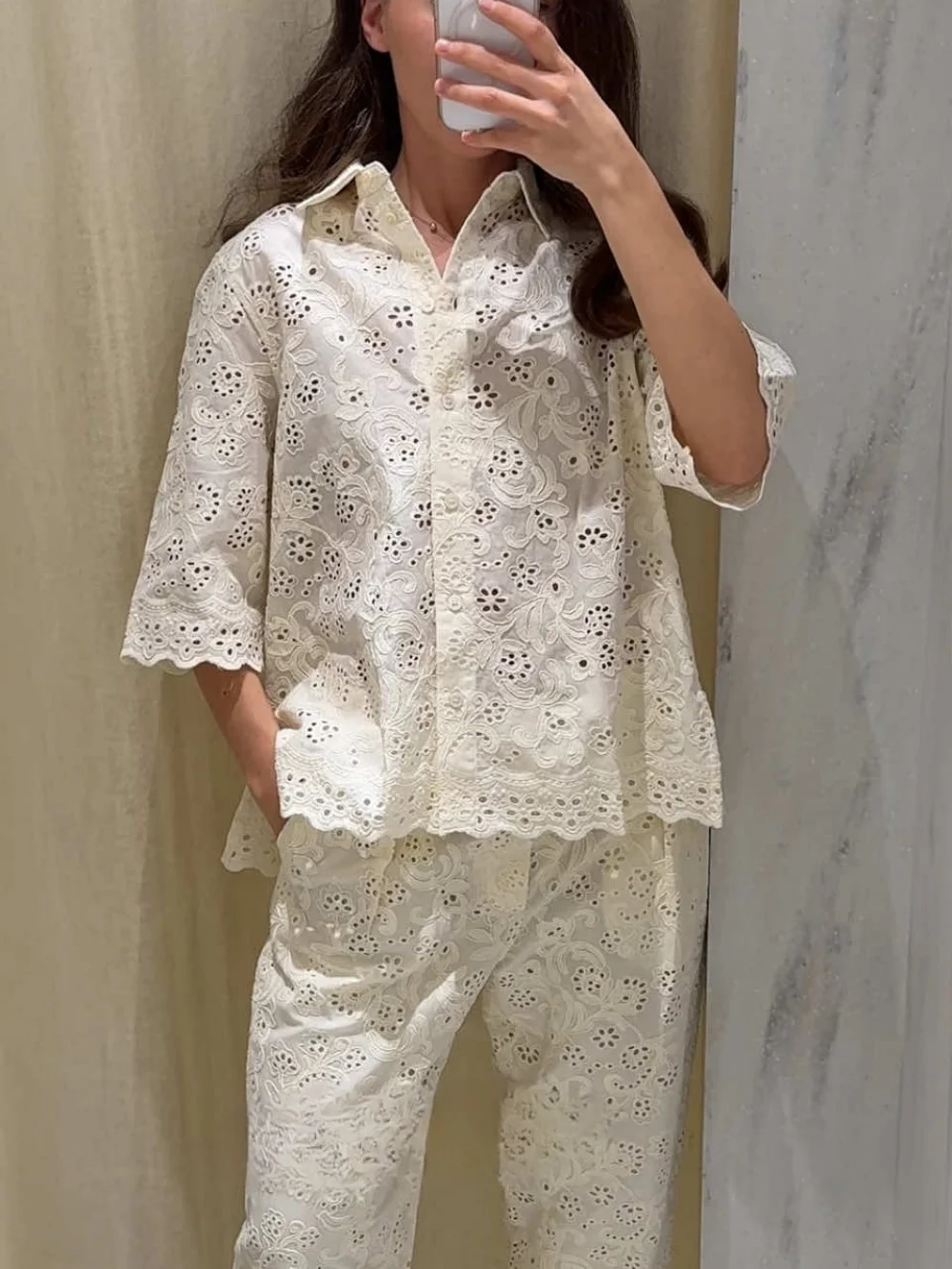 Setelan Celana Berongga Bordir Retro Celana Panjang Kemeja Lengan Pendek Wanita Setelan Celana Wanita Liburan Elegan Fashion Musim Panas 2025