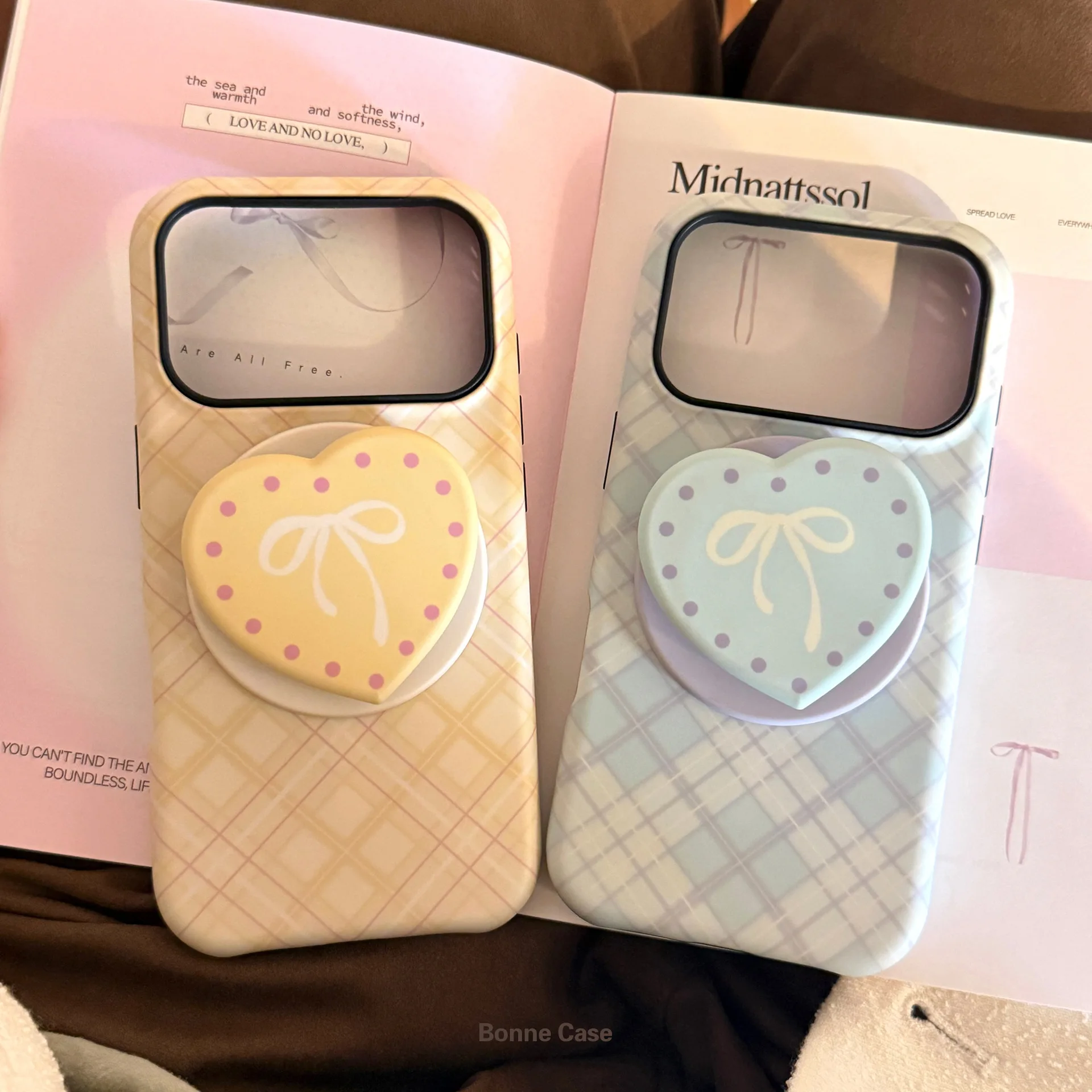 Koreanisches Gittermuster Herzförmiger Magnetischer Handyhalter für iPhone 17 Air 16 15 14 13 12 Mini 11 Pro Max Stoßfeste Hartschale