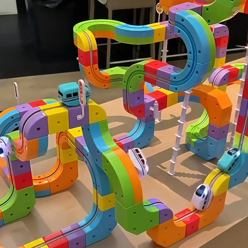 ของเล่นรถไฟแม่เหล็กแบบประกอบเอง บล็อกสร้างสรรค์เพื่อการศึกษา รางรถไฟวิเศษ ชาร์จไฟได้ ของขวัญคริสต์มาสสำหรับเด็ก