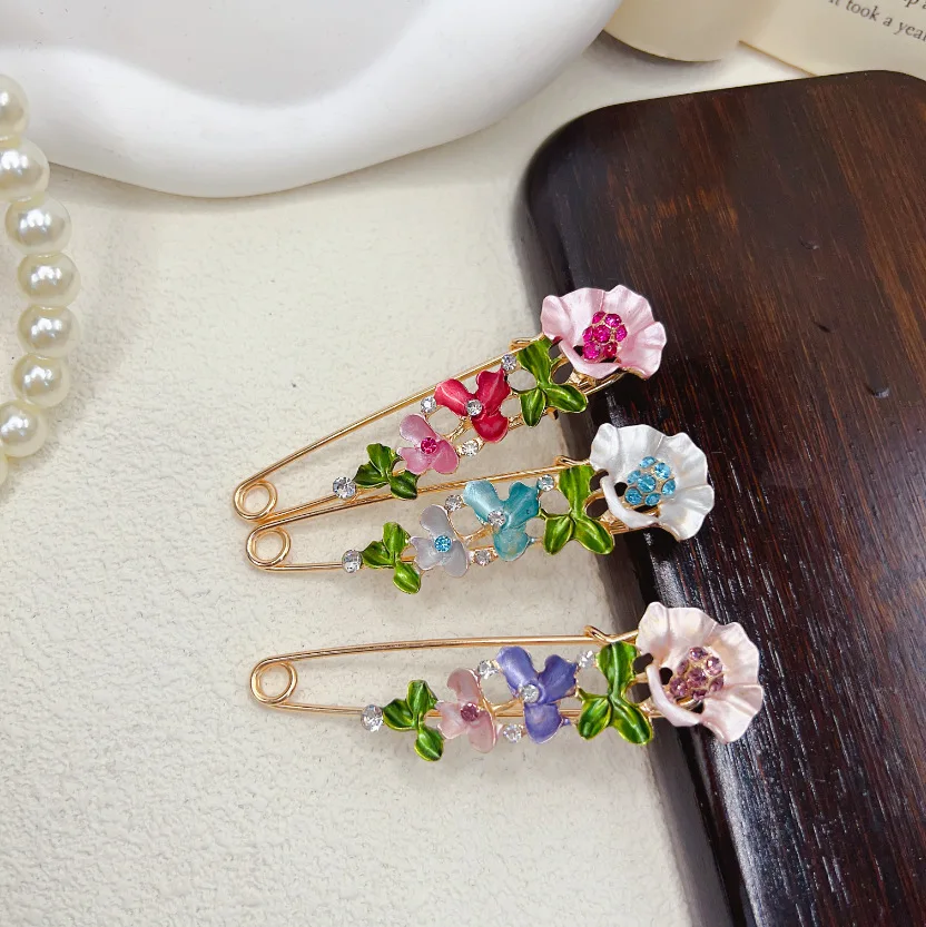 Fashionable, light luxury, personalized, oil dripping, diamond inlaid flower brooch, feminine temperament, brooch clothing
