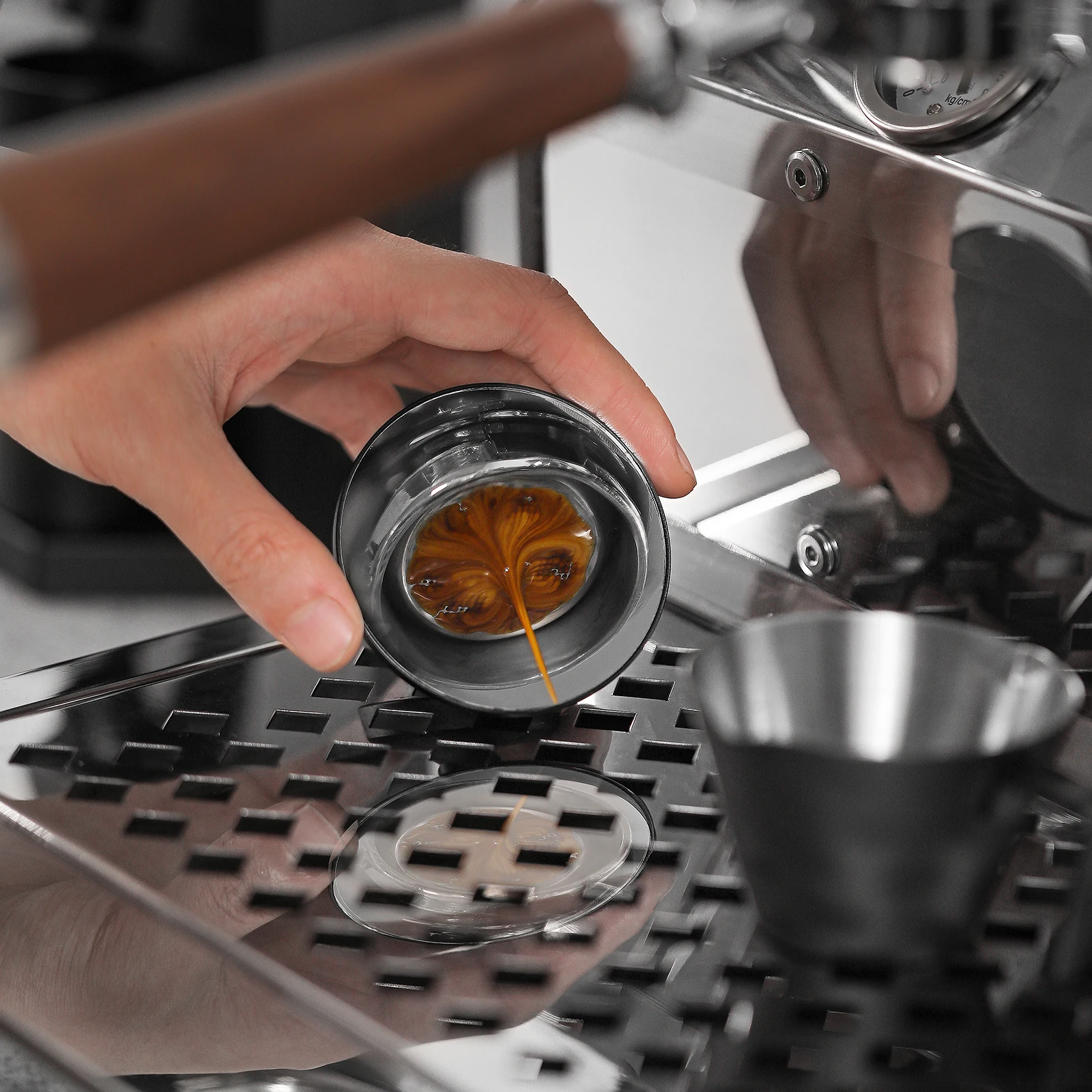 MHW-3BOMBER Espresso Shot Mirror for Bottomless Portafilter 360° Adjustable Reflective Mirror Chic Coffee Machine Accessories
