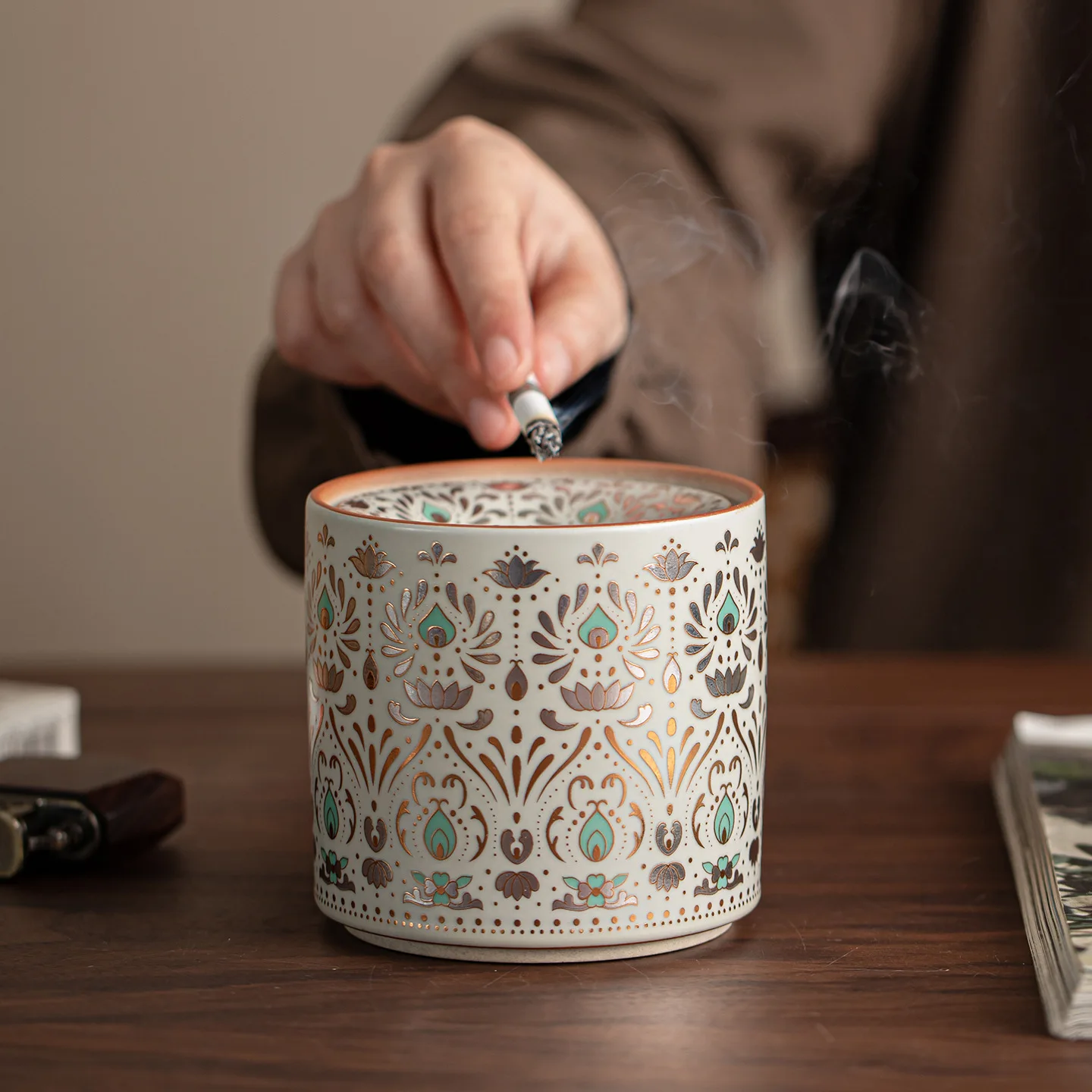 Vintage Ceramic Funnel Ashtray Cover To Prevent Fly Ash Home Chinese Style Creative Decor Cigarette Cup Ornament Tea Residue Jar