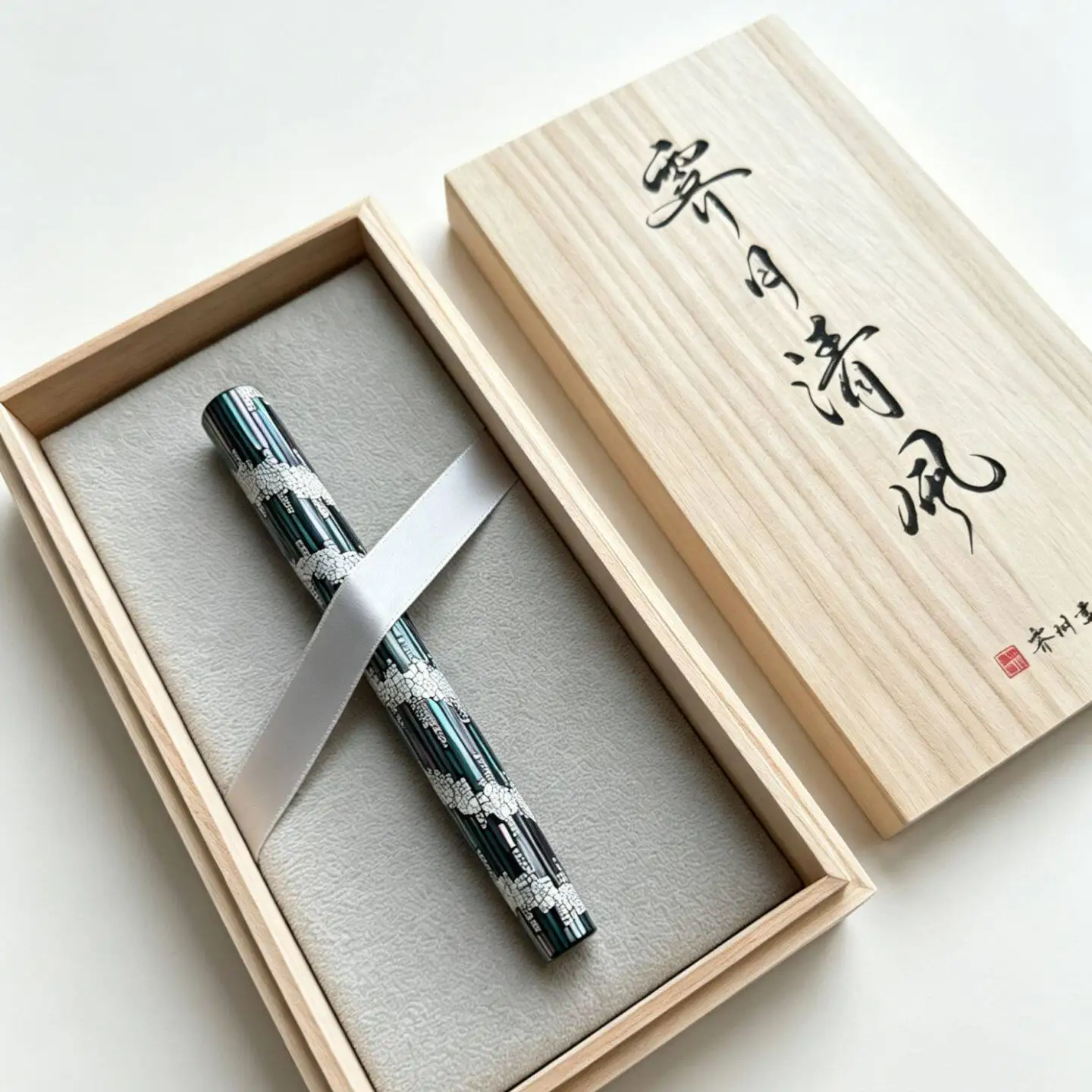 New SELMY Handmade Urushi Fountain Pen 6# BOCK Fine Nib Ebonite Pen with Luminous Eggshell Raden Writing Pen 30# Size