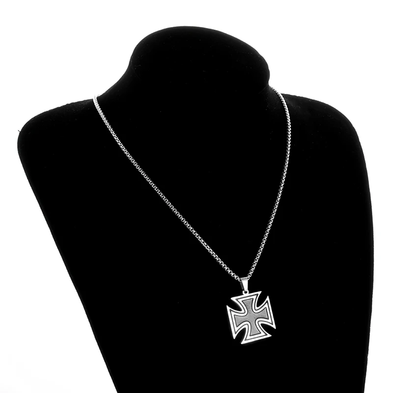 Retro Black Templar Cross Pendant Necklace Stainless Steel Men\'s and Women\'s Classic Simple Casual Fashion Amulet Necklace