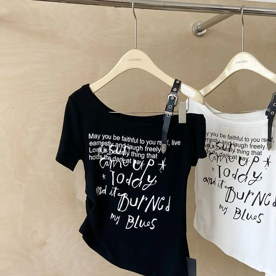

Off Shoulder Buckle T-shirt 2026 New Summer Women Short Sleeve Irregular T-shirt Hot Girl Sexy Sweet Personality Tee Tops