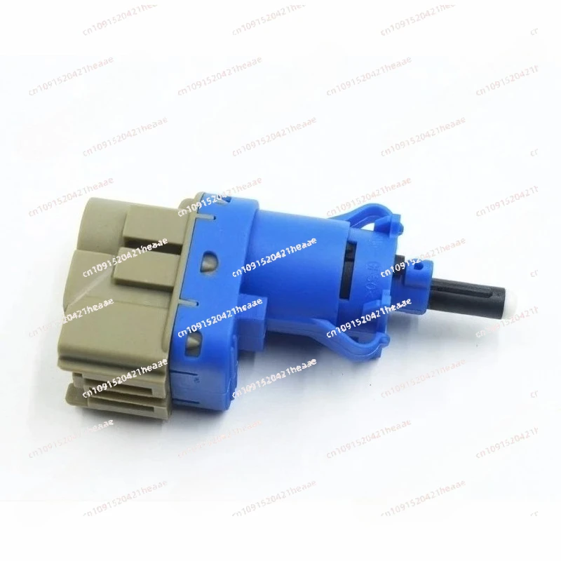 

Suitable for brake light switch (4 plug) 8T4T9G854AA 8T4Z13480A GL3T9G854BA