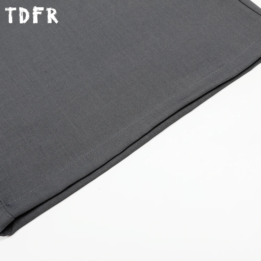 Retro ชุดลําลองกางเกงขาสั้นบุรุษจีบสีทึบ Streetwear ฤดูร้อนหลวมขากว้างสั้นกางเกงผู้ชาย