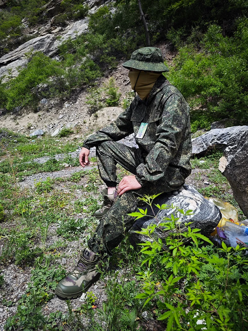 Militärisches Tarnuniform-Set, atmungsaktiver Sommer-Trainingsanzug, Outdoor-Mehrzweck-Taktische Arbeitskleidung, komplette Overalls – Detail 20