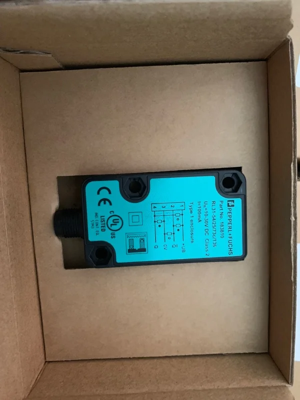 

Pepperl + Fuchs Reflector Plate Type Sensor RL 31 - 54/25/73 c/136