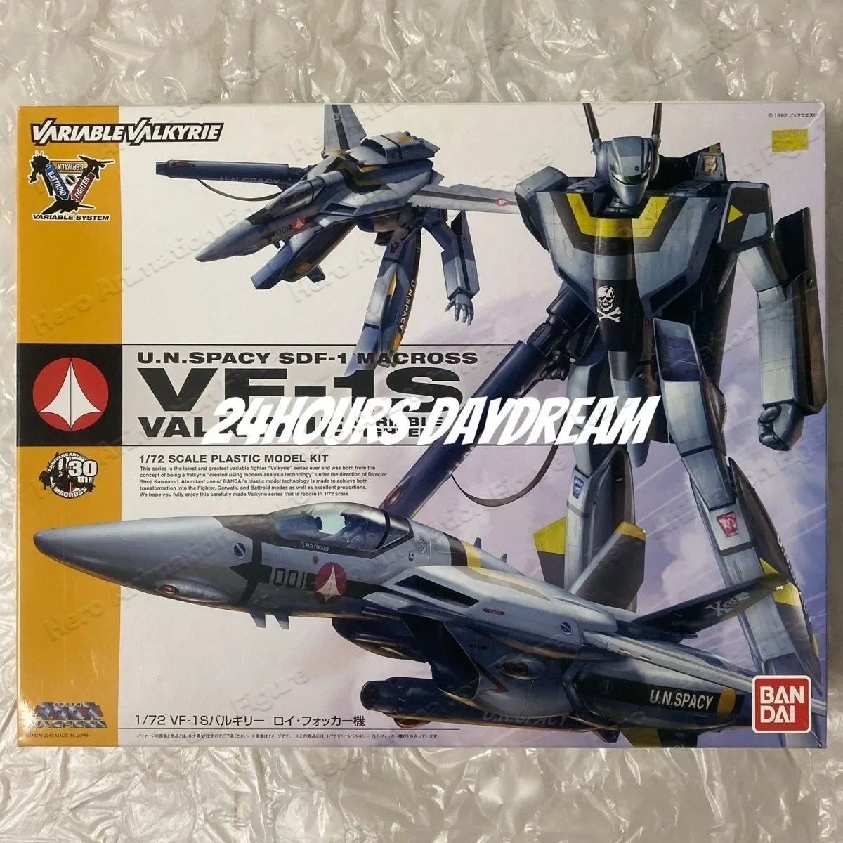 In Stock Bandai 1/72 Macross VF‑1S Skull Unit Roy Fokker Variable Assemble Model Robotech Gift for Collection