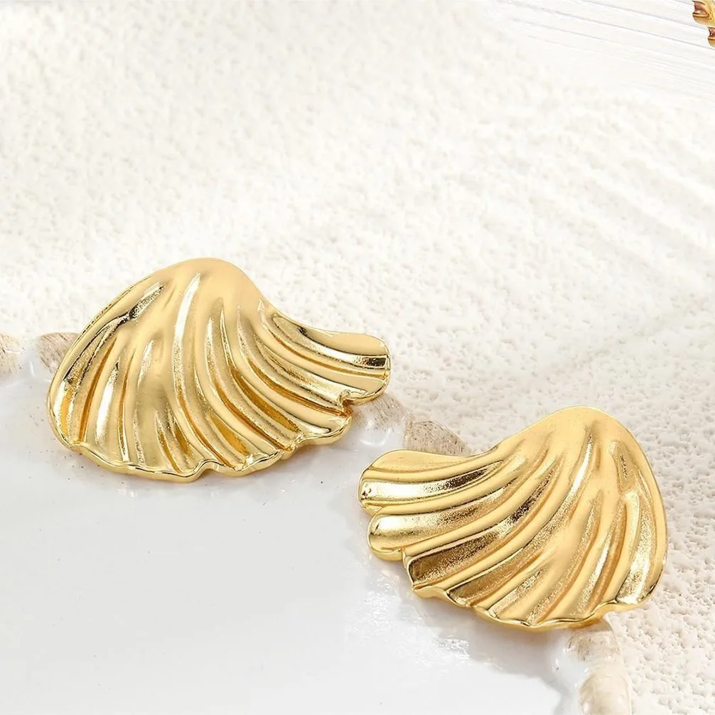 

Серьги-гвоздики в форме гребешка из нержавеющей стали, золотые веерообразные плиссированные женские серьги из титановой стали, элегантные