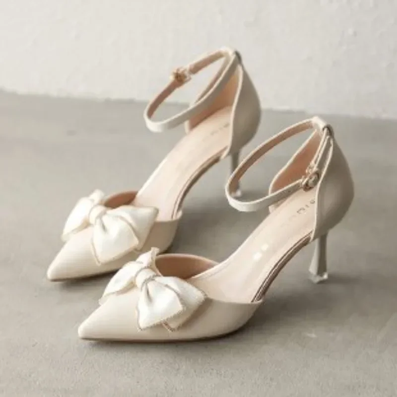 Tacco medio Tacchi Scarpe da donna Tendenza Punta a punta Tacchi a spillo a farfalla Abito elegante Matrimoni Festa nuziale Designer bianco