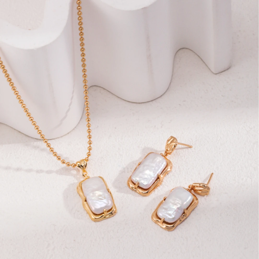 S925 pure silver plated 18K gold elegant and luxurious rectangular pearl jewelry set natural pearl pendant earrings 101775