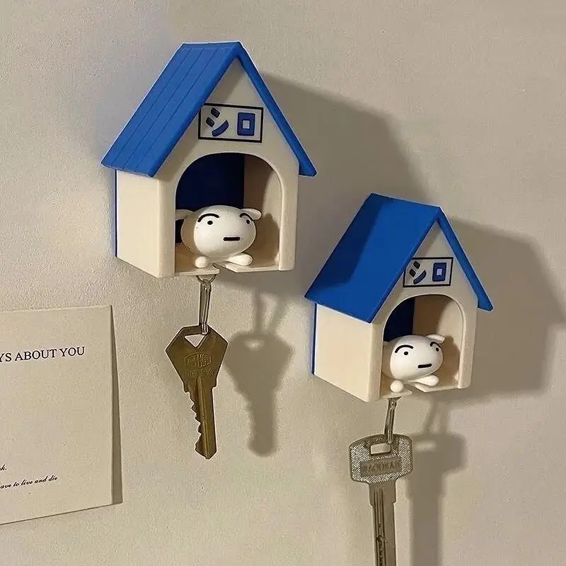Crayon Shin-chan llavero de Anime colgante Nohara Shiro decoración de la sala de estar adornos de muñecas Kawaii regalo de cumpleaños lindo corazón femenino