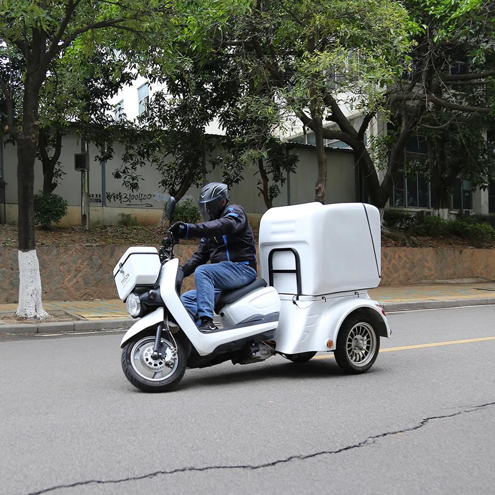 Leisure lithium battery adult electric tricycle, motorcycle export transportation skateboard tumbler