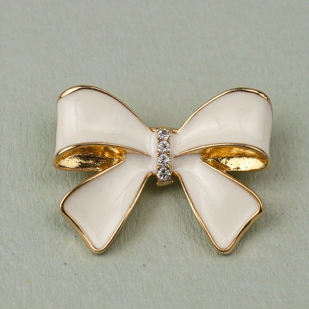 2026 Couple's Metal Lapel Pin, Themed Brooch, Shoe Accessory, Light Luxury Waterproof French Style, Metal Badge for Shoe Upper, Exquisite Brooch, Niche Women's Suit Pin, Bow Tie Accessory, Business Banquet Brooch, Scarf Clip, Decoration, Anti-Exposure Brooch, Commuting, Simple, Personalized Badge