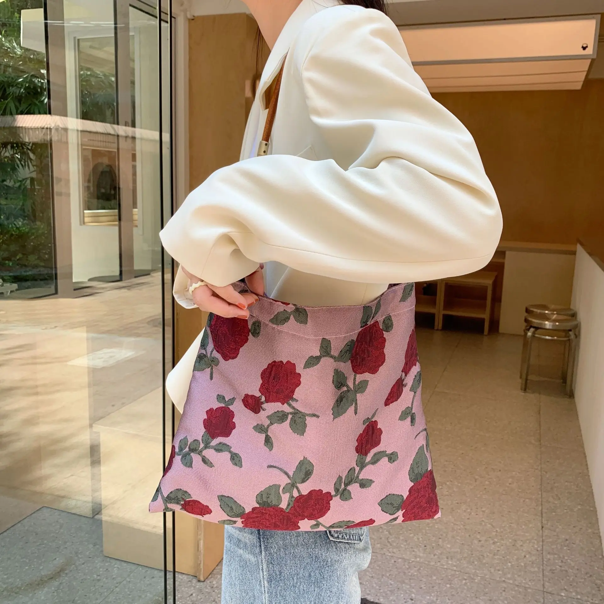 

Tote Bag 2023 Summer New Vintage Brocade Jacquard Fabric Underarm Bag Casual Satin Rose Print Single Shoulder Crossbody Bag