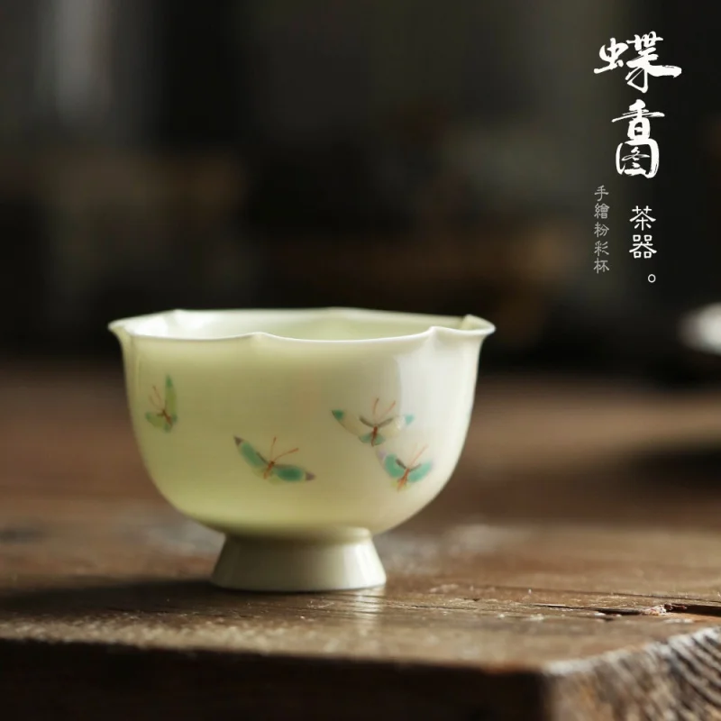 Jingdezhen Handmade Famille Rose Hand Drawning Kung Fu Tea Cup Tea Master Cup Ceramic Small Size Flower Mouth Cup Sweet White Po