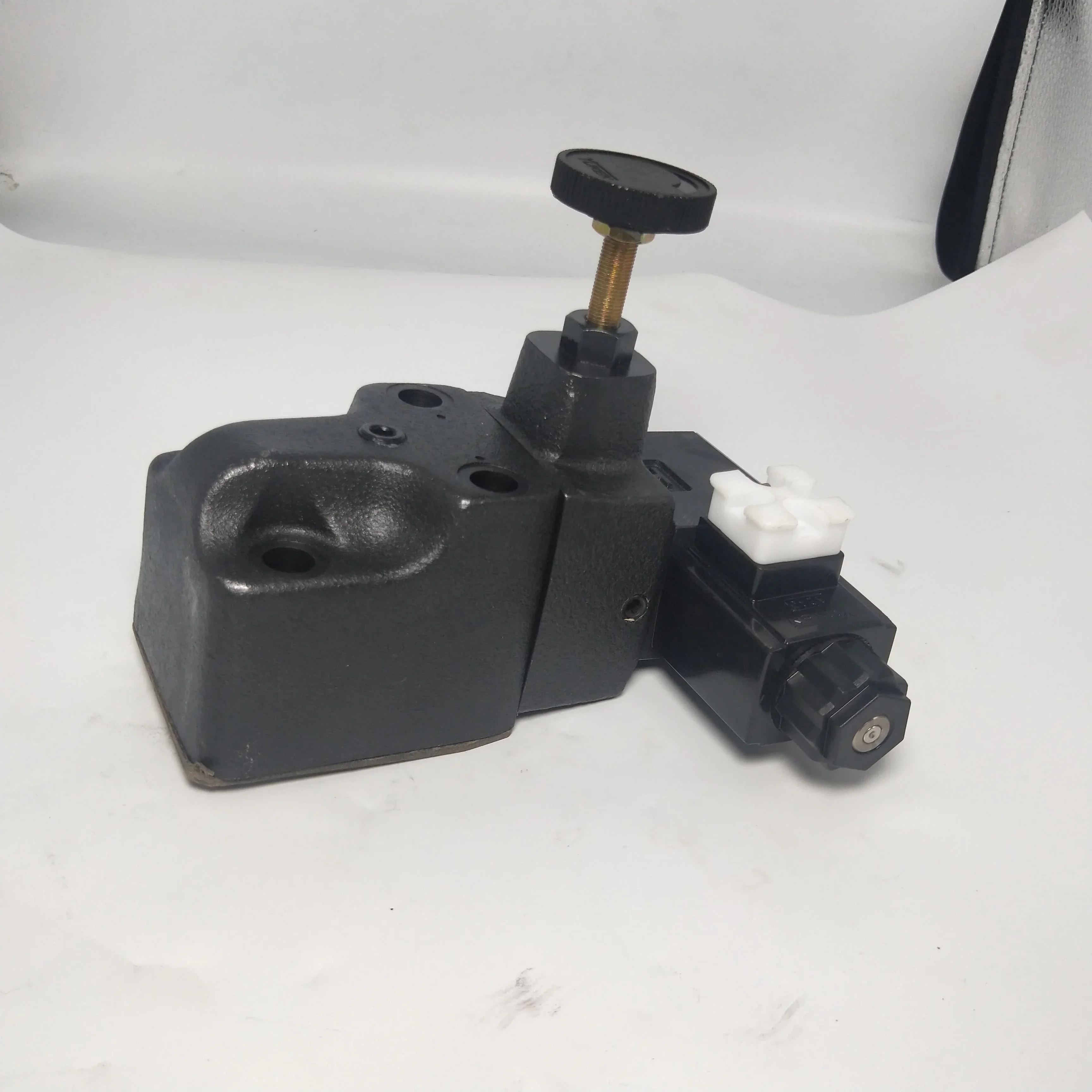 BSG BST of BSG-03 BST-03 BSG-06 BST-06 BSG-10 BST-10 solenoid controlled relief valves pilot operated hydraulic valve