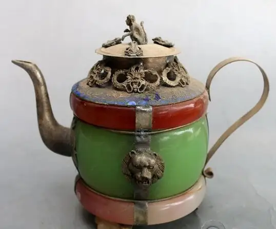 divers ornements antiques en jade et jade du Xinjiang, poignée de bouilloire en cuivre, décoration d'ameublement de maison