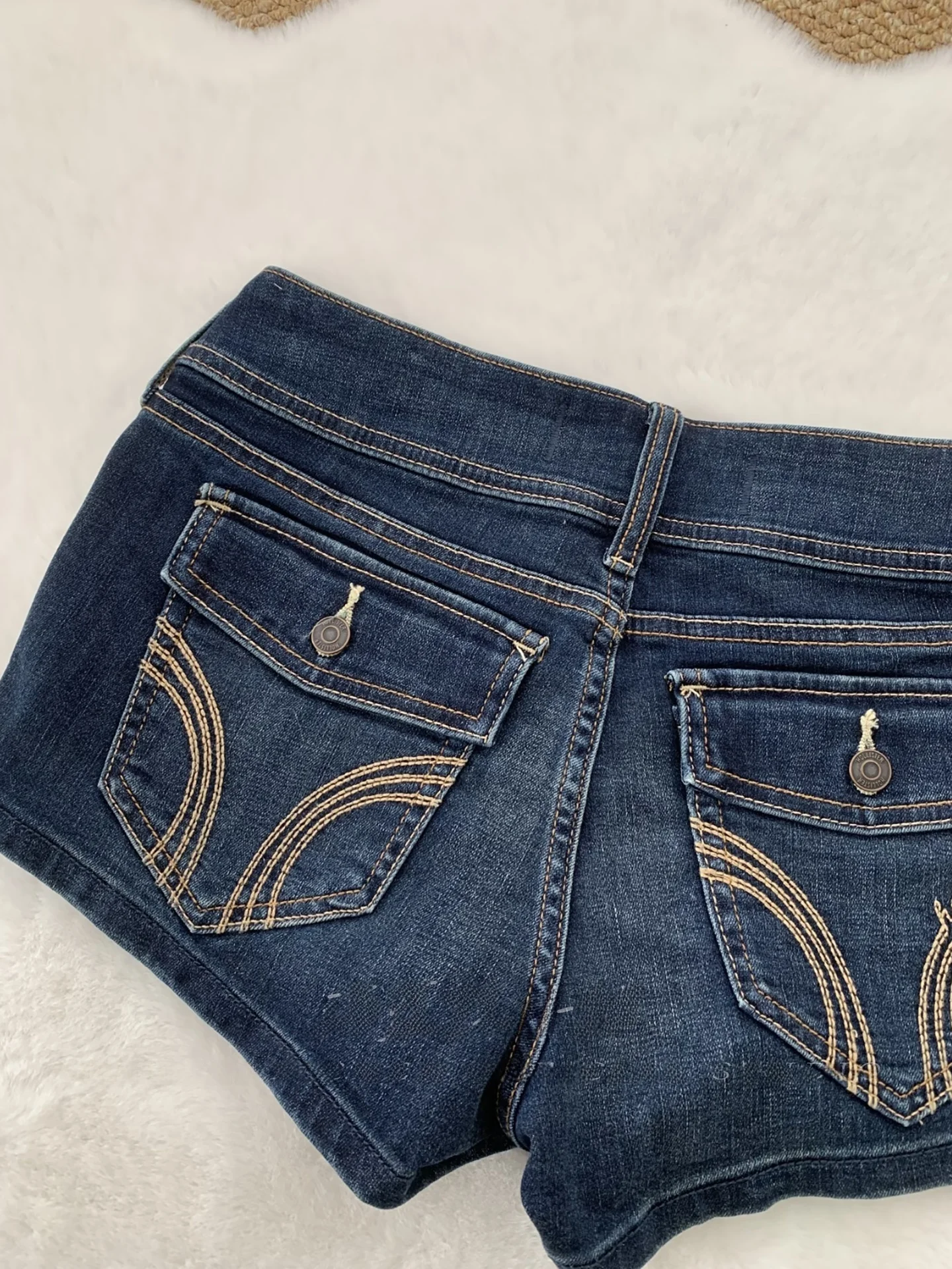 

Low Waist Embroidered Denim Shorts Hollist Retro Hip Enhancing Hot Pants Slimming Hot Shorts Spring Summer New Style Ladies J...