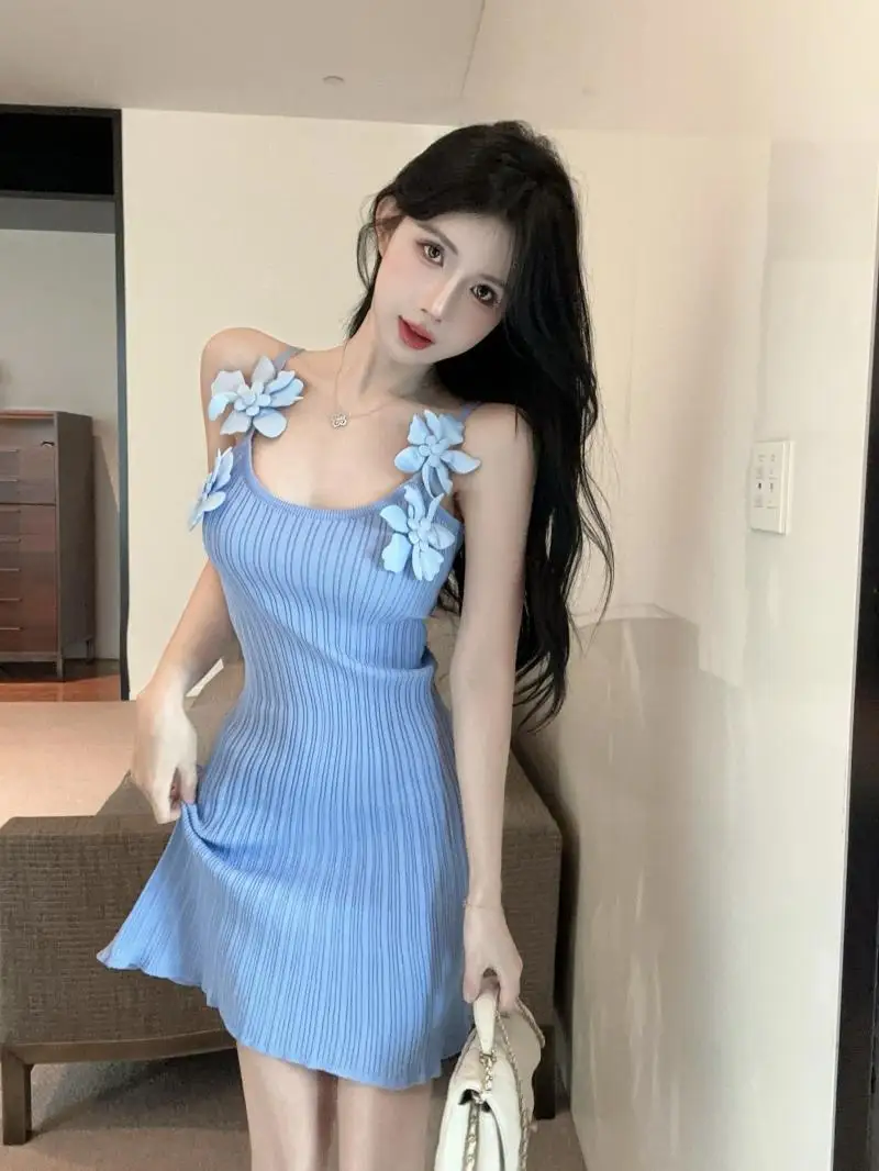 

Korea Age Reducing Sexy Spicy Girl Style Vest Dress Three-dimensional Flower Design Slim Fit Pullover Knitted Trendy Vestido