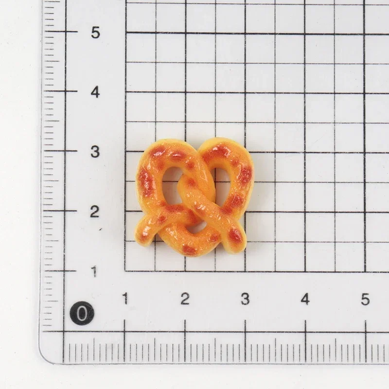 10/100Pcs Resin Patch Simulation Bread Cake Donut DIY Food Play Scrapbook Dollhouse Decorations DIY Decor Keychains Materials