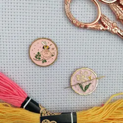 Set of 2 Magnetic Needle Minder Bee & Butterfly Enamel Needle Keeper Sewing Magnet Embroidery Accessories Cross Stitch Tools