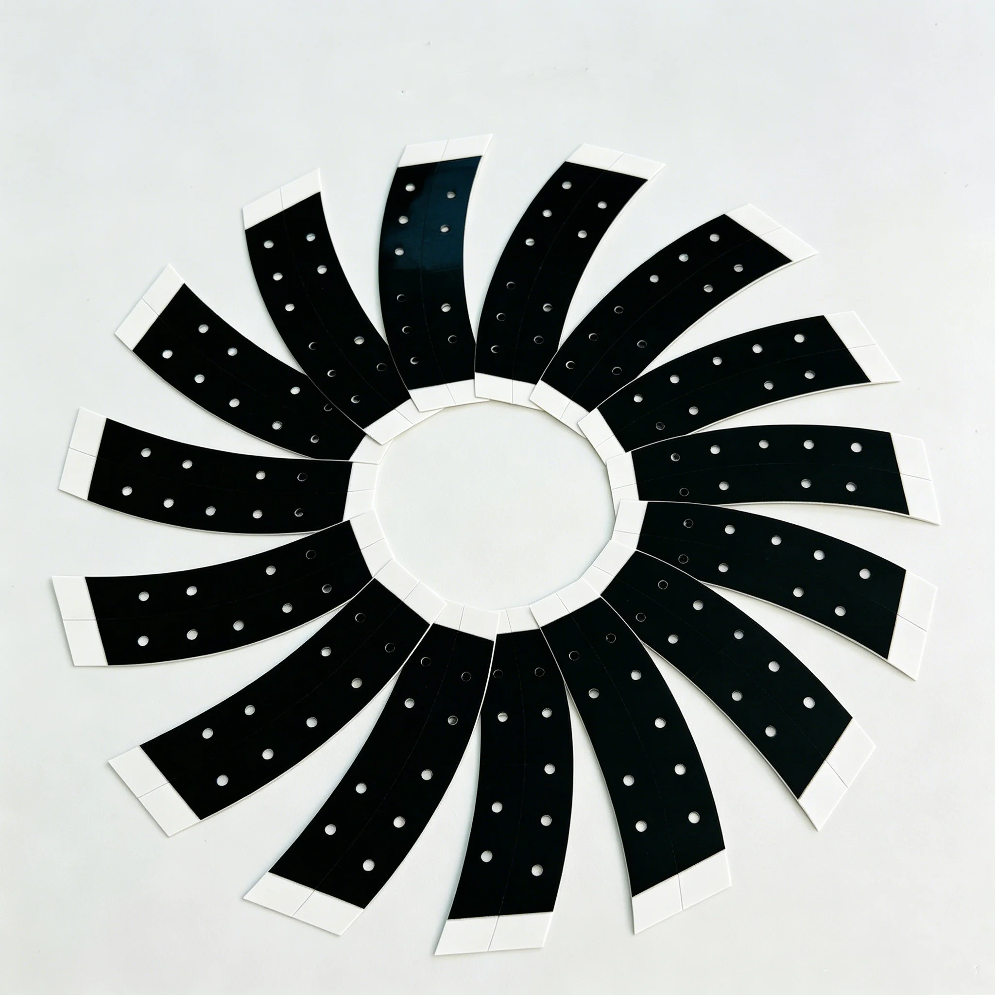 36-72-pcs-fita-adesiva-dupla-face-preta-76cmx22cm-com-furos-para-peruca-lace-front-e-toupee-aplicacao-facil-para-extensoes-de-cabelo