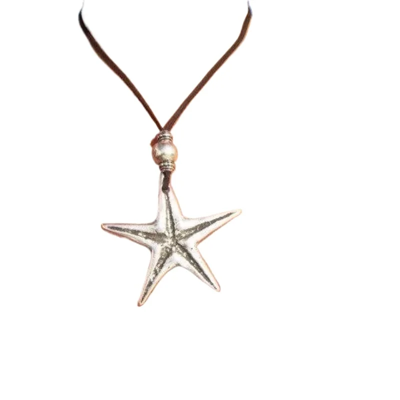 

Personality Sea Star Clavicle Chain Retro Crescent Flower Whirlpool Exaggerated Leather Rope Beach Pendant