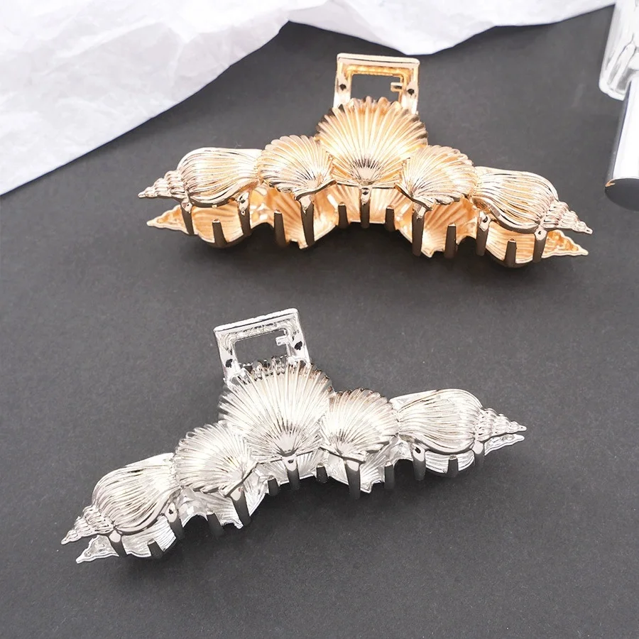 

Новинка 2025, зажим для волос Ocean Scallop, зажим для волос из сплава, женский зажим для волос в форме диска, простой зажим в виде акулы, большой зажим для волос, верхний зажим