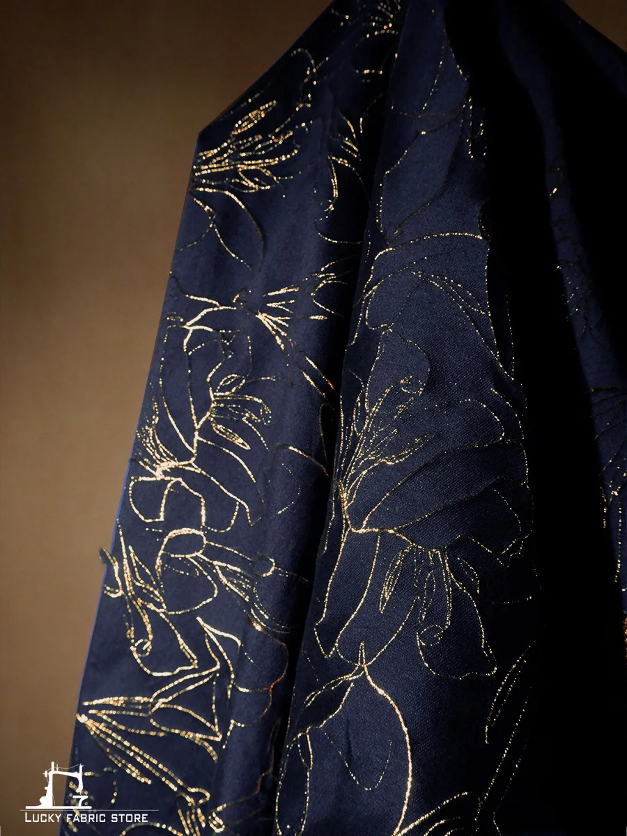 Picture 4: Black background gold thread pastoral floral bright silk three-dimensional relief texture jacquard fabric homemade DIY dress des
