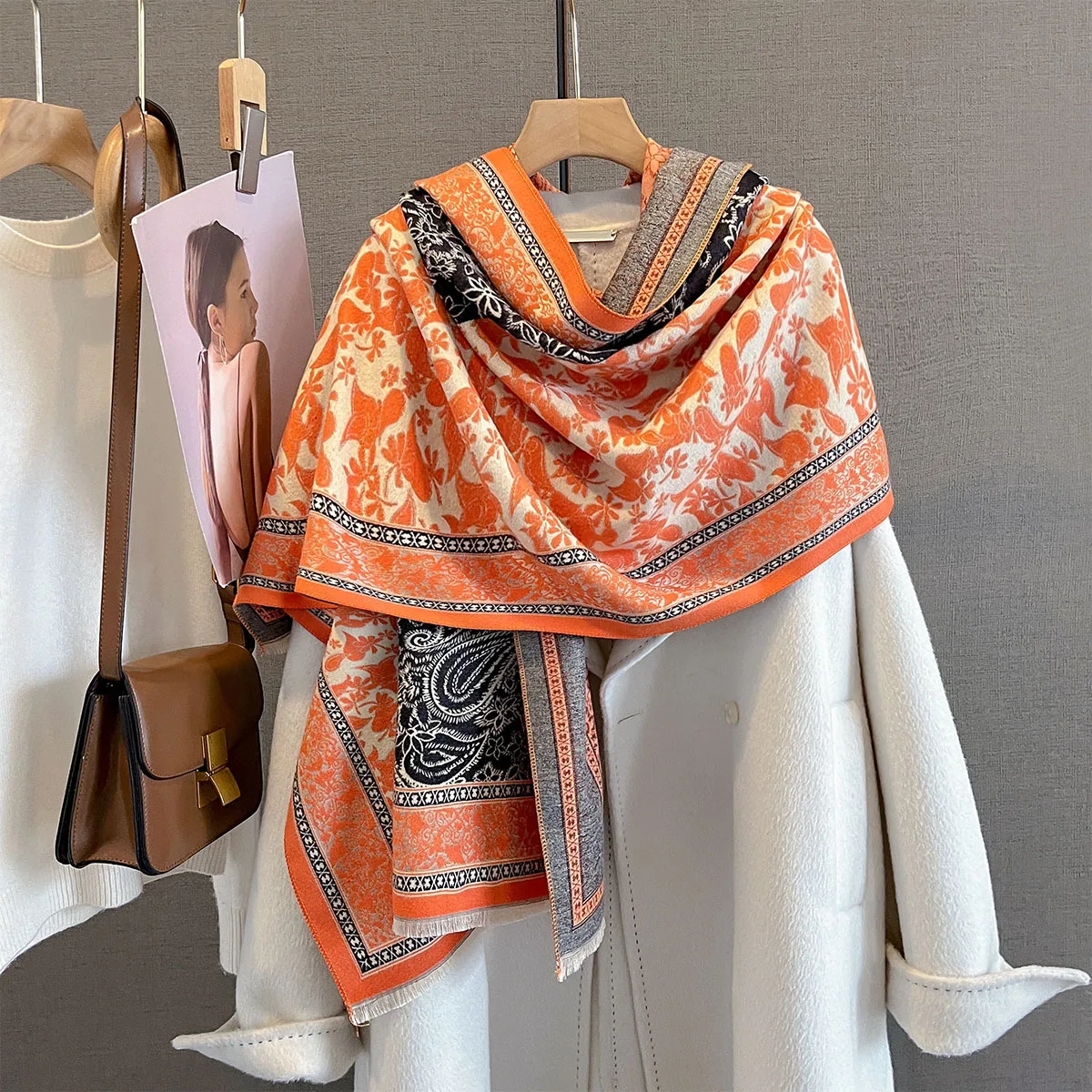 

Winter Cashmere Scarf Women Luxury Paisley Print Female Shawl Wrap Elegant Poncho Lady Thick Warm Blanket Gift Echarpe Pashmina