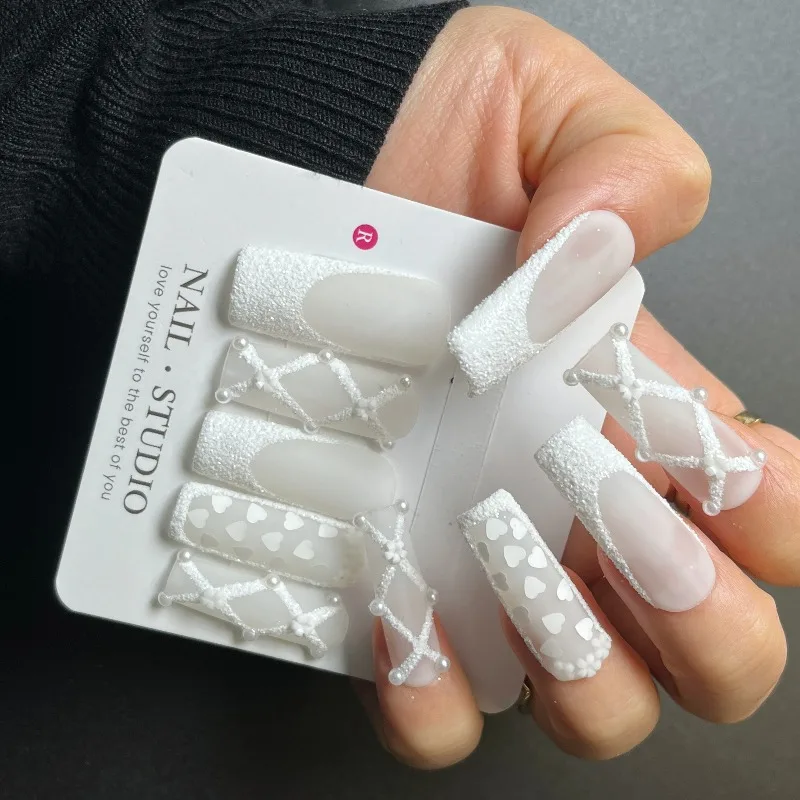 10개입 수제 무광 화이트 네일 코핀 프레스온 네일 3D 펄 하트 디자인 우아한 글리터 인조 손톱 프렌치 네일