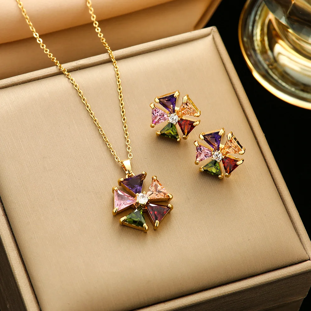 

The trendy light luxury Zircon flower pendant with a niche and light luxury design exudes a unique charm
