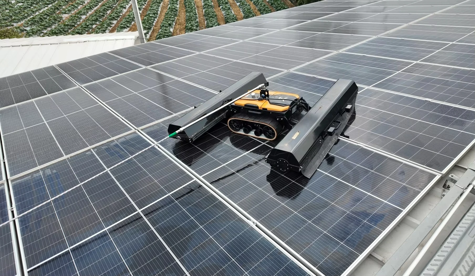 Solar Panel Cleaning Crawler Robot Dry Wet Dual Cleaning Mode PV Washing Machine Remover Stain For Agriculture Solar