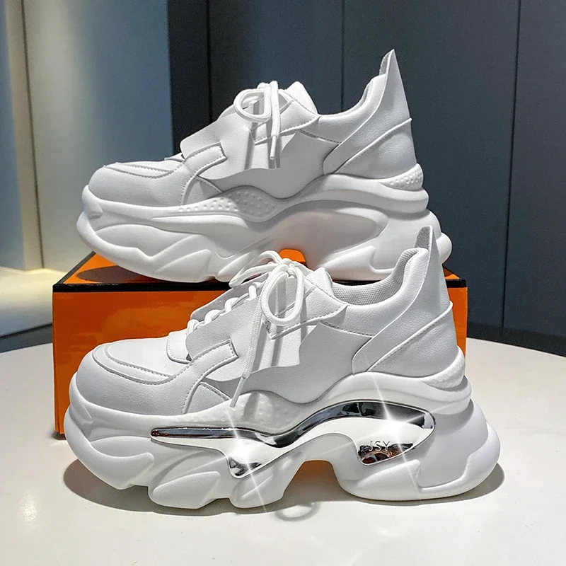 

Женские нескользящие кроссовки на массивной вулканизированной подошве, на платформе