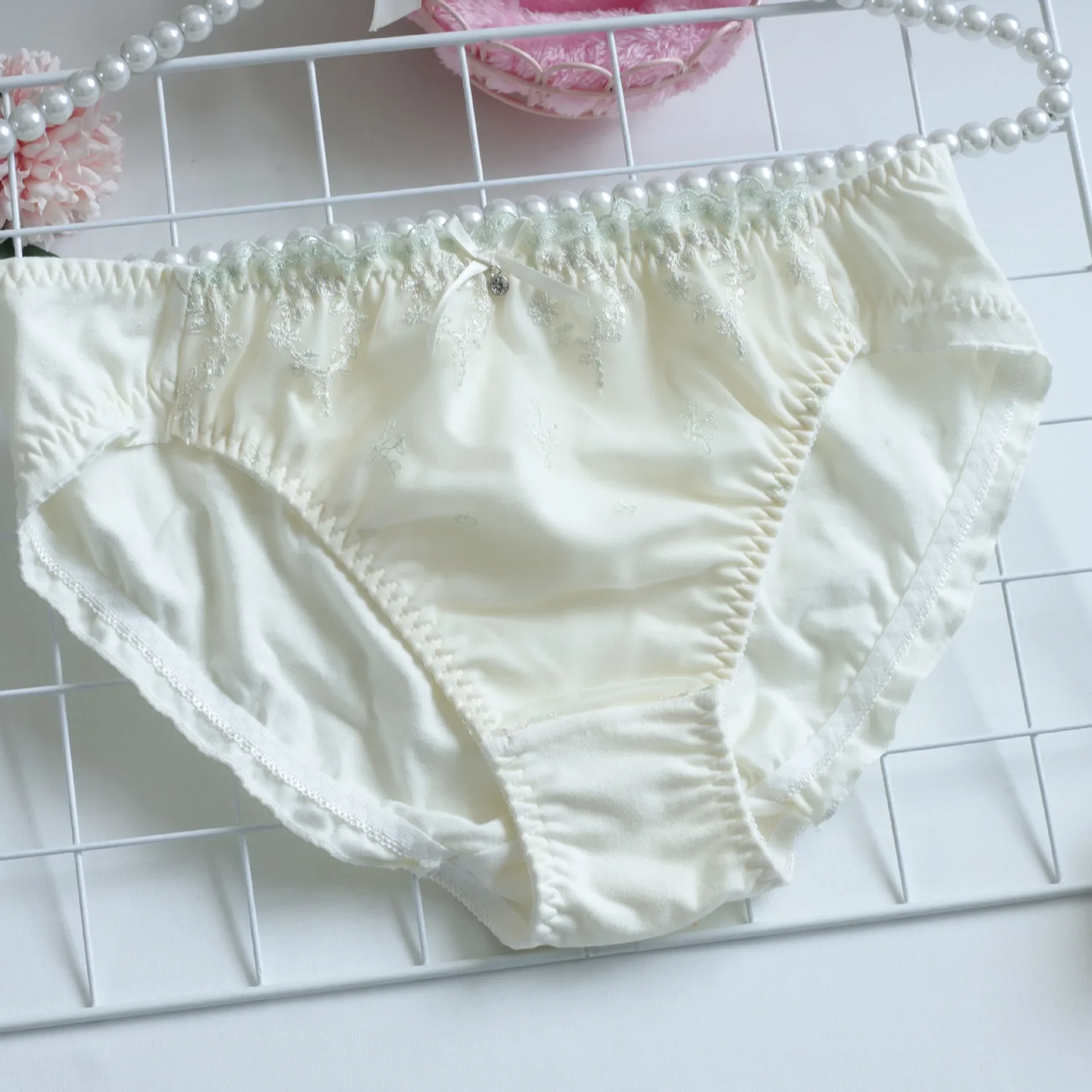 Japanese Style Mid-Waist Underwear Women's Cotton Cute Girl Super Elastic Embroidered Breathable Triangle Shorts Lingerie Sexy