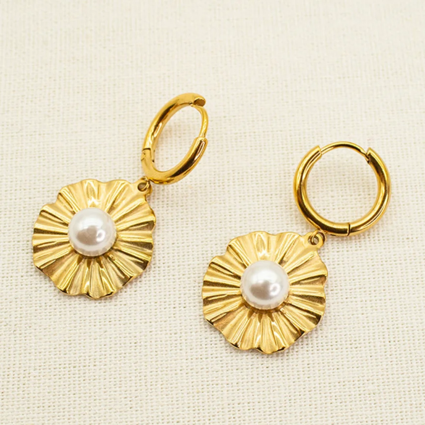 

NEW CHARMING SOUTH SEA GENUINE WHITTE ROUND PEARL EARRING