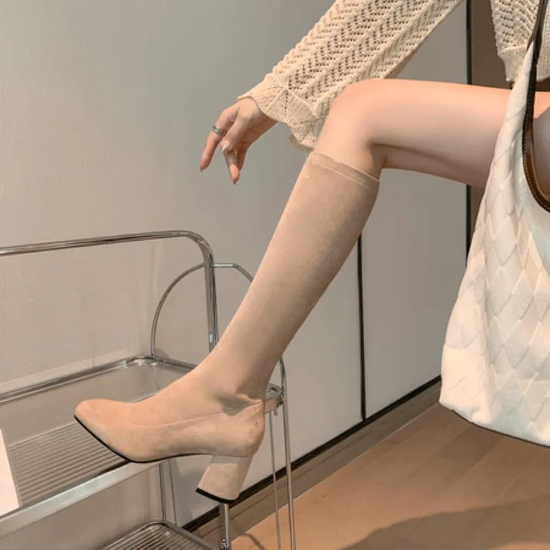 

Новинка 2026, осенне-зимние женские сапоги до колена, размеры 34–40, эластичные фланелевые современные сапоги с квадратным носком, узкие сапоги на толстом высоком каблуке