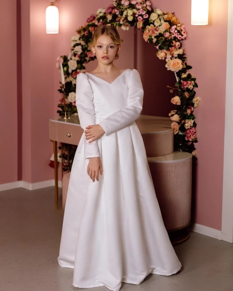 Flower Girl Dress Holy Communion Wedding Dress for Girls White Long Sleeve Satin Baby Dress Pageant Dresses for Girls Ball Gown