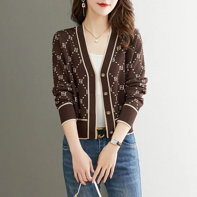 New in Outerwears V-neck Long Sleeve Wool Cardigans Women Vintage Geometric Plaid Knit Sweater Tops Mom\'s Sweater Spring Fashion