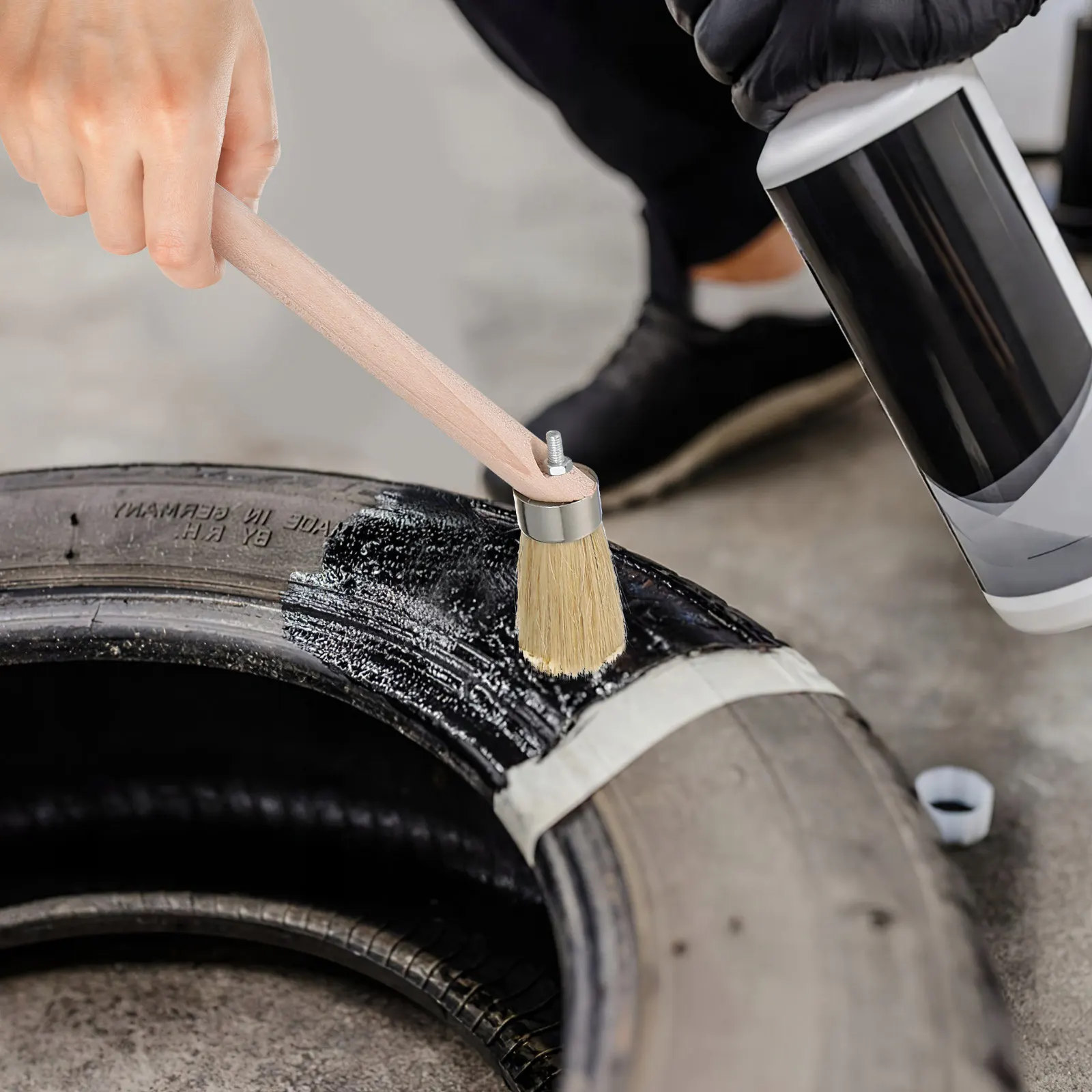 

25Cm Wooden Handle Bent Tire Brush Automotive Tools Tire Paste Application Lubrication Repair Maintenance Tool