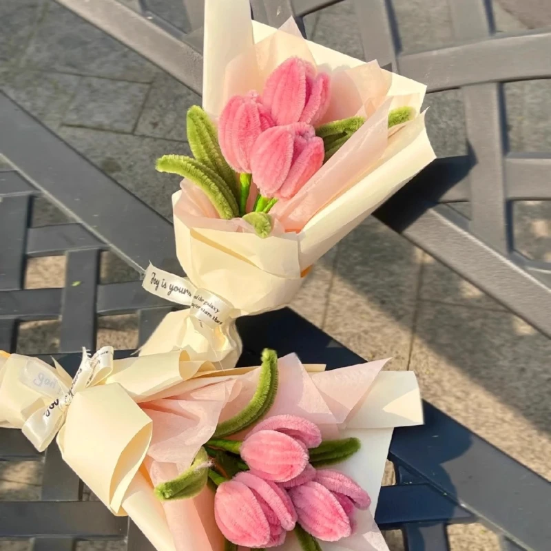 Hand Breien Tulp Boeket Decoratie Gehaakte Kleurrijke Kunstbloemen Voor Bruiloft Decoratie Paar Geschenken Groothandel 2024