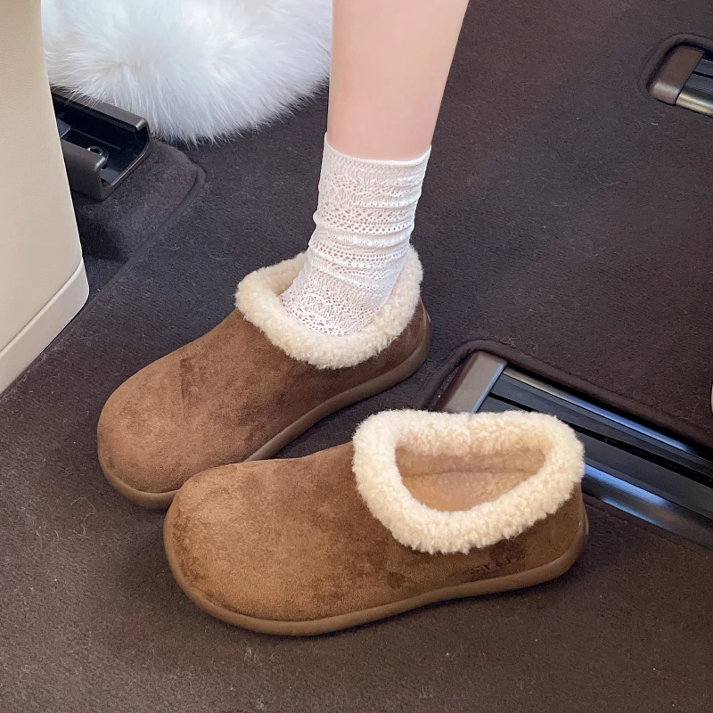 รองเท้าผ้าพลัฌแฟชั่นปี 2025 บุขนด้านใน รองเท้าผ้าฝ้ายสำหรับผู้หญิงใส่สบายในฤดูหนาว เข้าได้กับทุกชุด หัวกลม