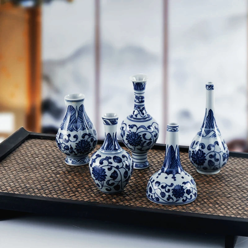 

Jingdezhen Porcelain Antique Blue White H Painted Mini Flower Vase for Tea Ceremony Creative Decor Artistic Tea